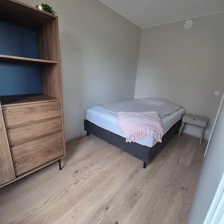 Ny Stilren Og Praktisk *