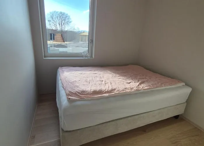 Ny Stilren Og Praktisk *