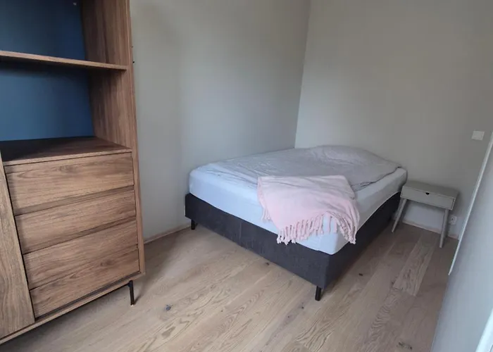Ny Stilren Og Praktisk *